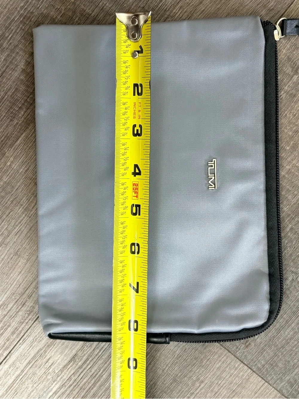 TUMI x Delta Airlines One Class Amenity Pouch Zippered Clutch Bag Gray Purple